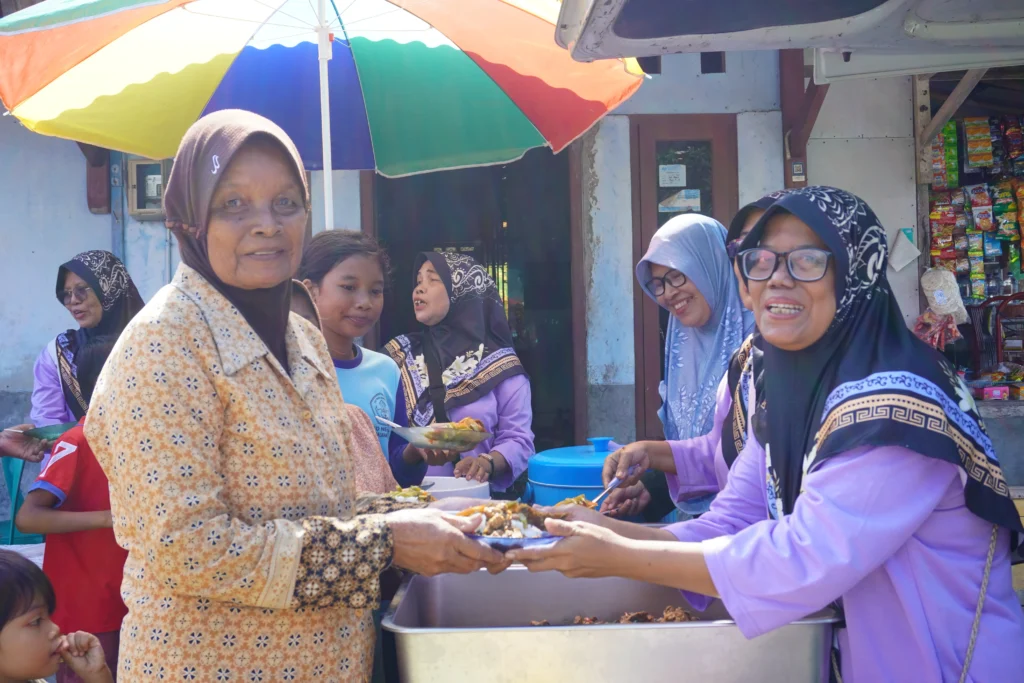 100 Porsi Bergizi dari Dapur Gizi Amal Bunda untuk Masyarakat