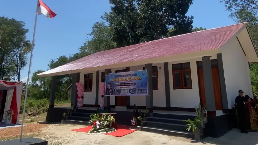Amal Bunda Wujudkan Gedung Baru SMPTK Imanuel Tuapakas, Setelah 9 Tahun Menanti